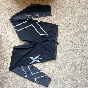 2XU womens leggings. Size medium